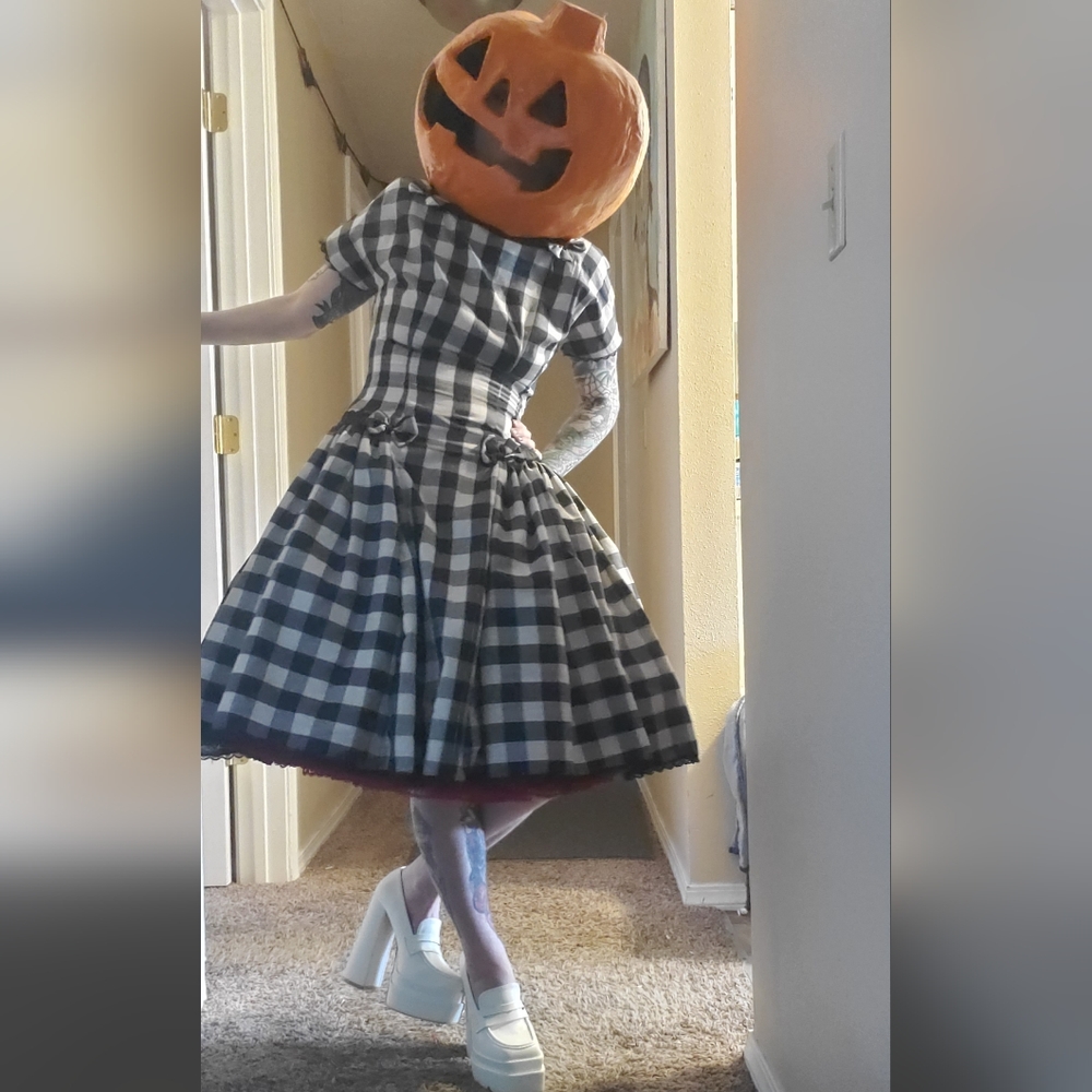Vintage Gingham gown - Picture 4 of 12